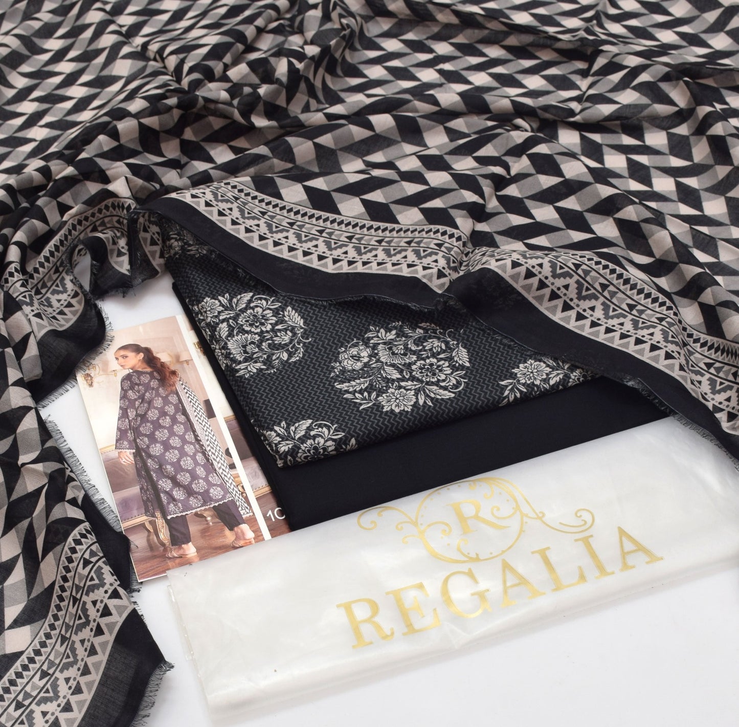 (Salina by Regalia Opening 2025 Printed 3pc Lawn----------29\N