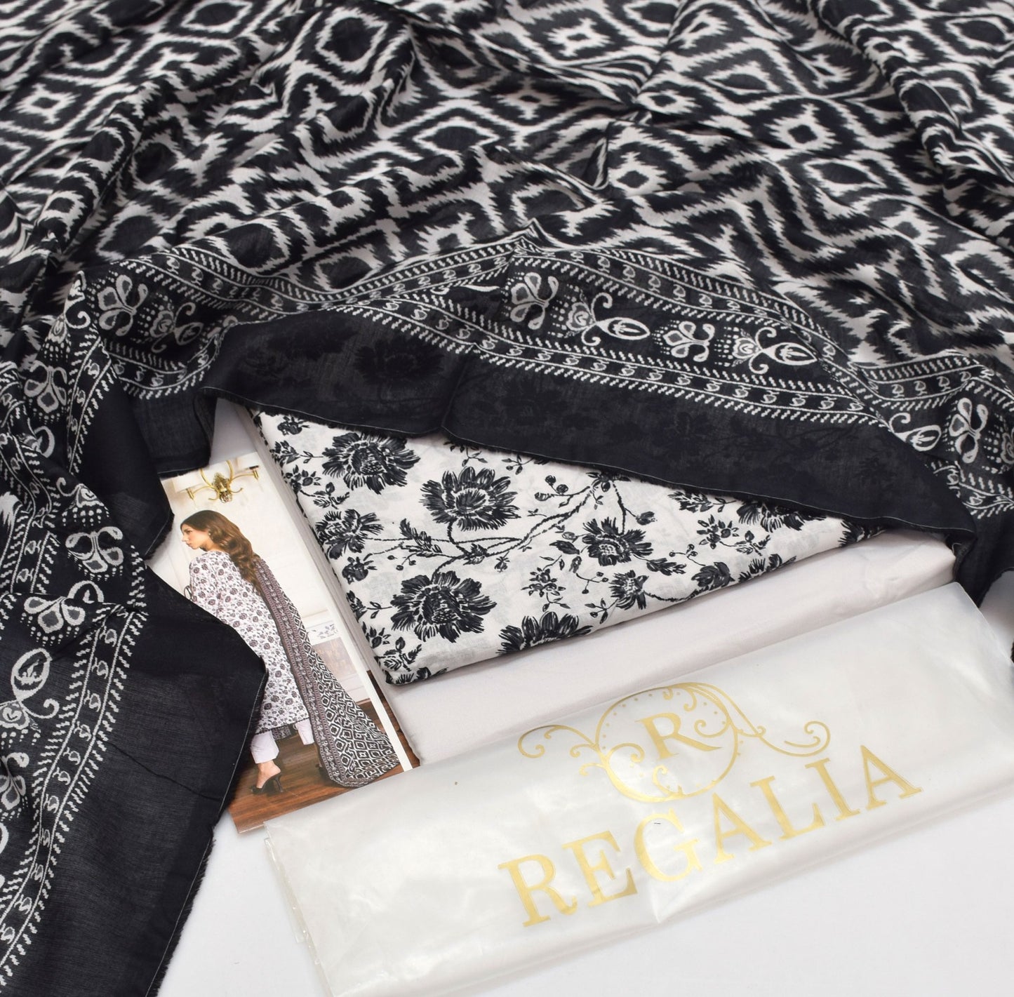 (Salina by Regalia Opening 2025 Printed 3pc Lawn----------29\N