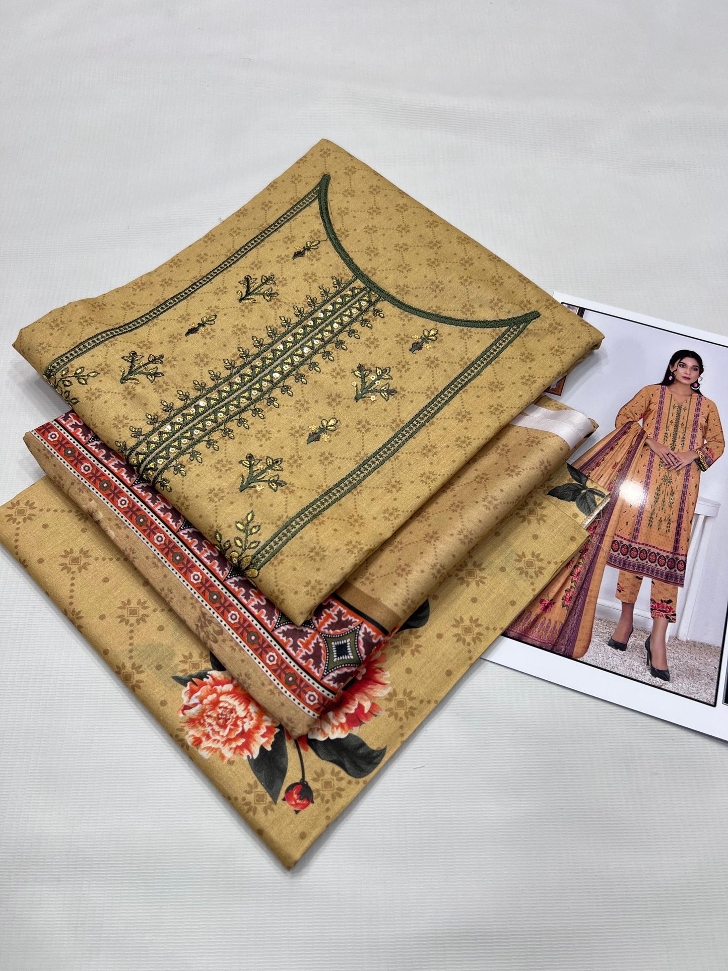 Fabric:  Lawn (لان) DIGITAL PRINT----------29\B