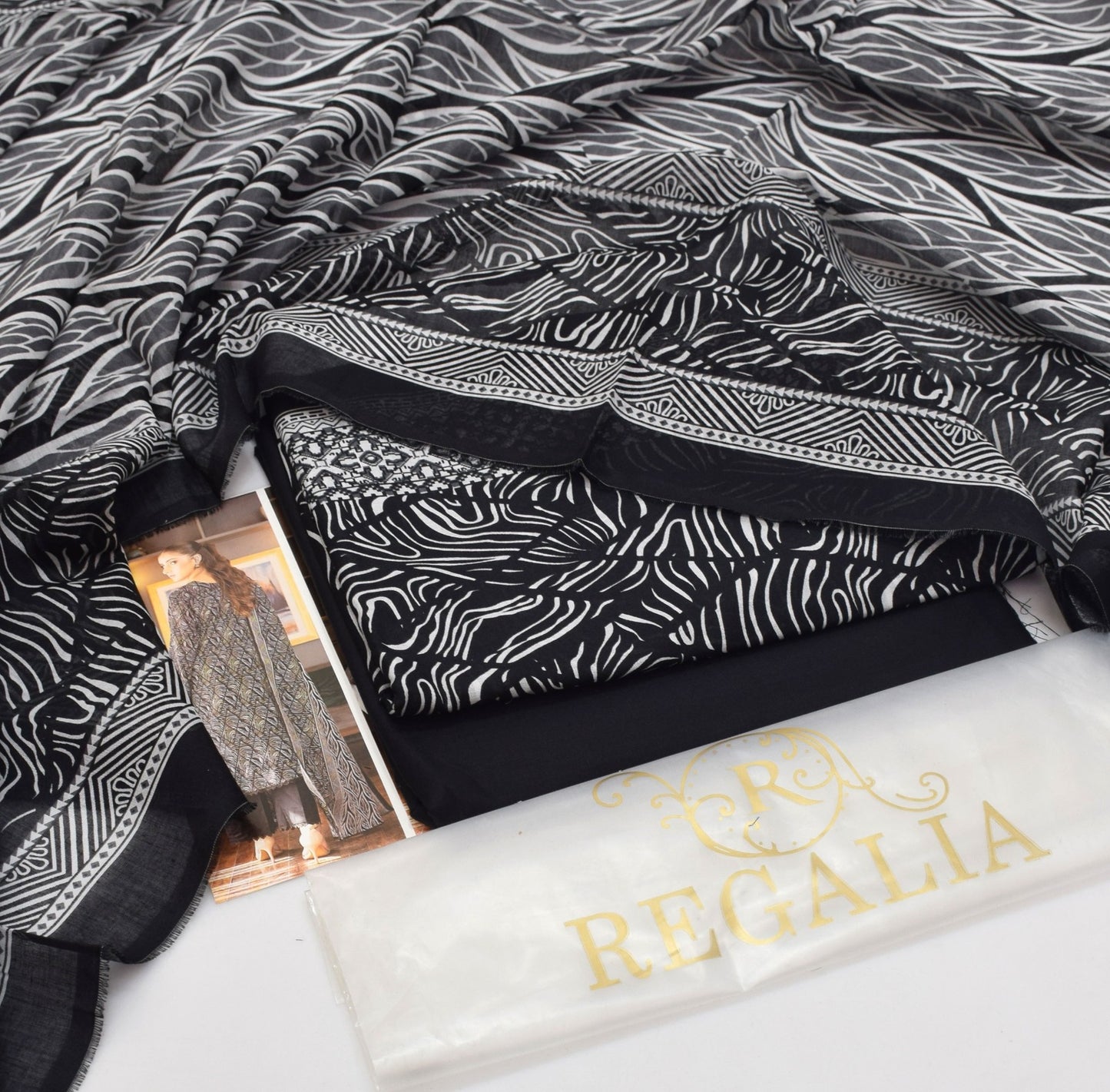 (Salina by Regalia Opening 2025 Printed 3pc  Lawn----------29\N