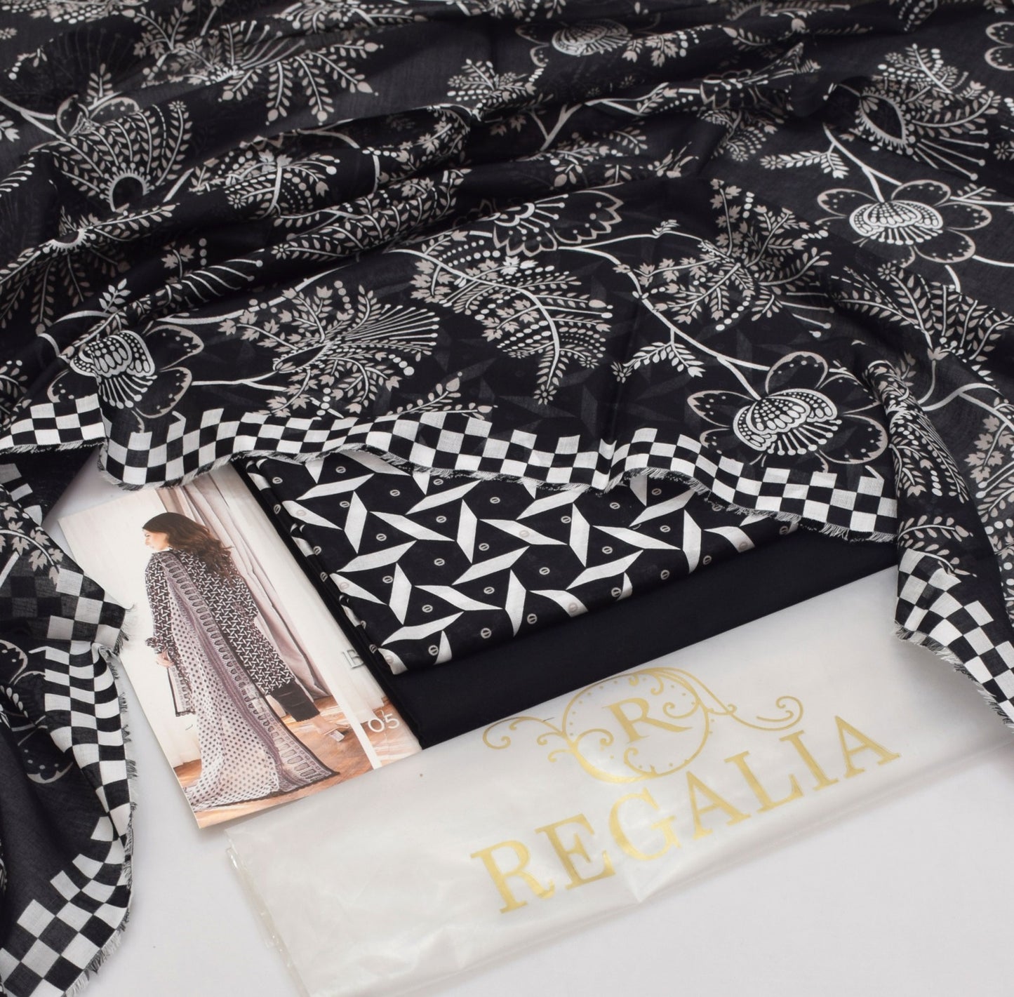 (Salina by Regalia Opening 2025 Printed 3pc  Lawn----------29\N