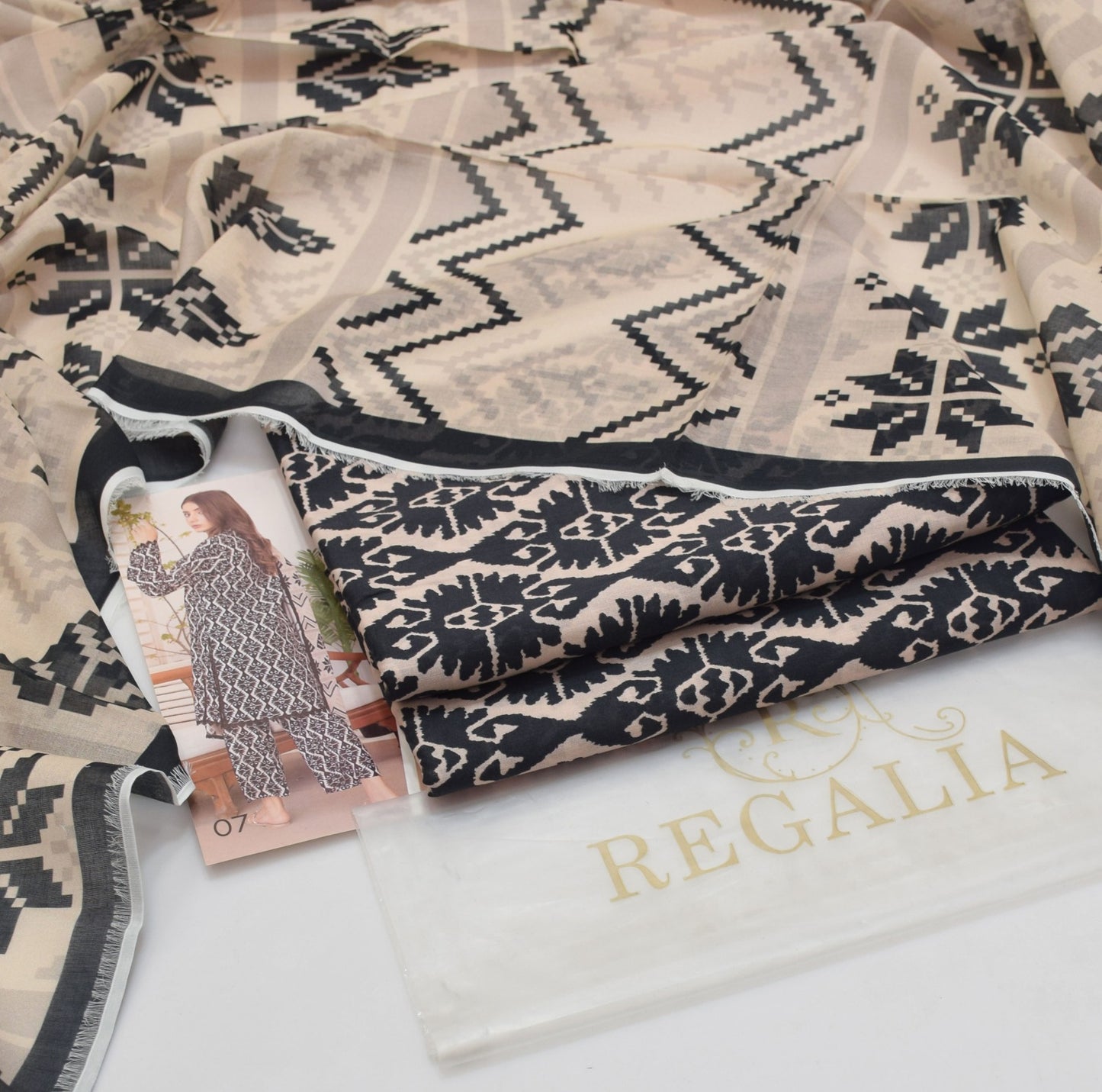 (Salina by Regalia Opening 2025 Printed 3pc  Lawn----------29\N
